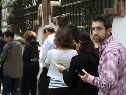 David, un descendiente de sefardíes nacido en Ciudad de México, espera su turno para solicitar la nacionalidad española en el Consulado, el 30 de septiembre de 2019.