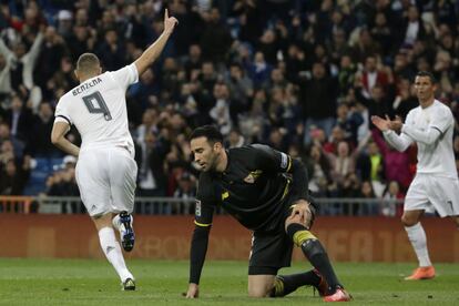 Benzema celebra su gol ante Rami.