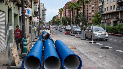 Obras en la avenida Pérez Galdós de Valencia, en una imagen de 2023.