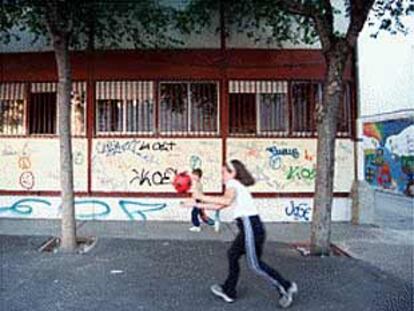 Una de las clases prefabricadas del colegio Maestro Serrano de Valencia.