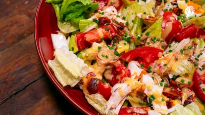 ‘Cobb salad’, la ensalada completa que vino de Hollywood