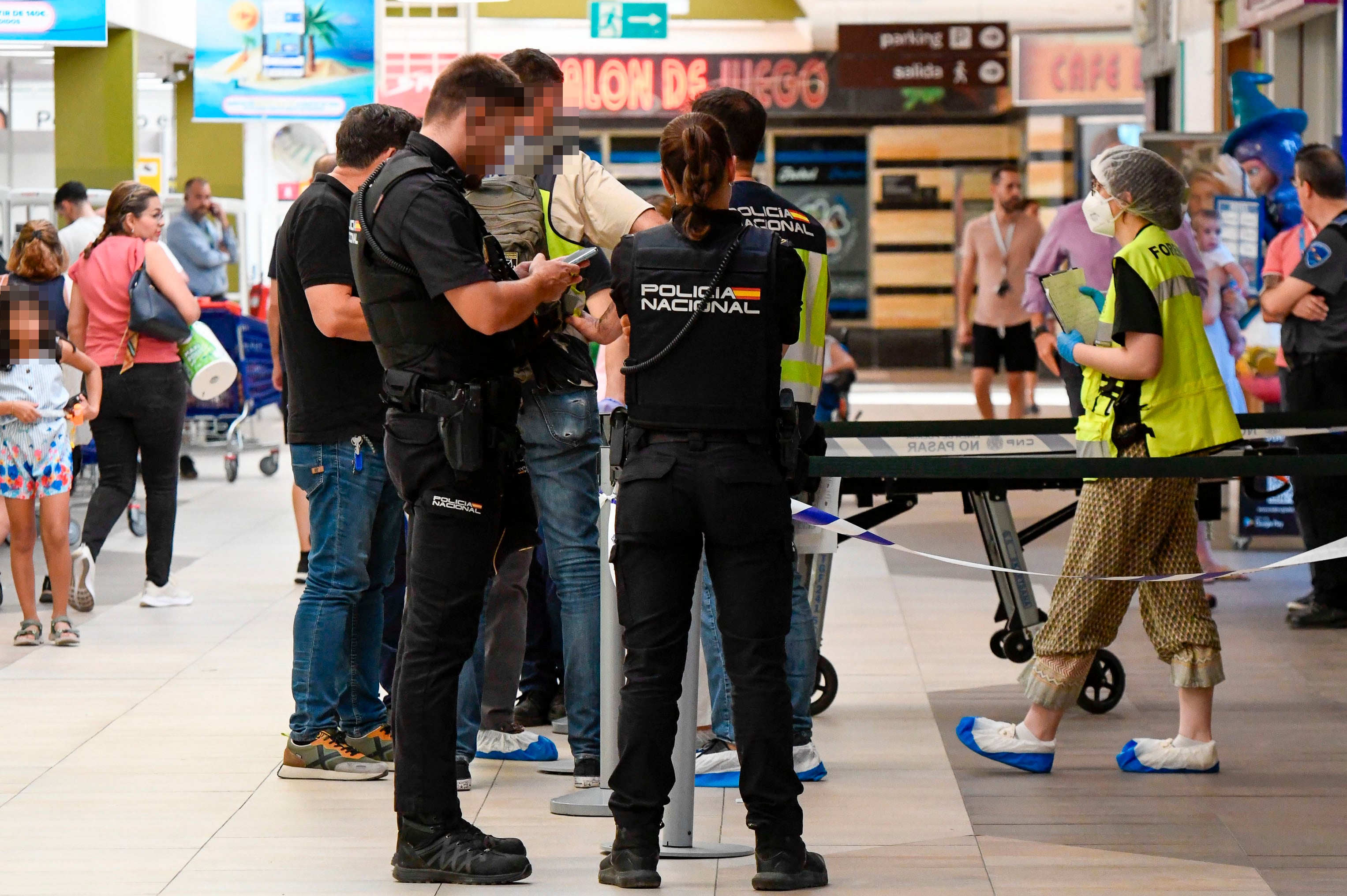 Ingreso en prisión sin fianza para el hombre que asesinó a su expareja en un centro comercial en Murcia
