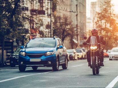 Elegimos los mejores descuentos y cupones para moverte por la ciudad en coche o motocicleta.