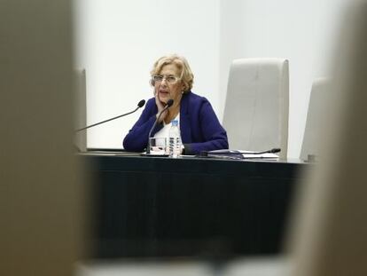 Manuela Carmena, ayer en el pleno municipal.