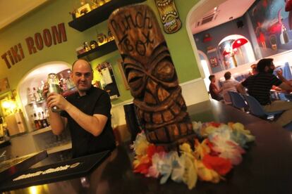 Estampa del Lunch Box and Tiki Room.