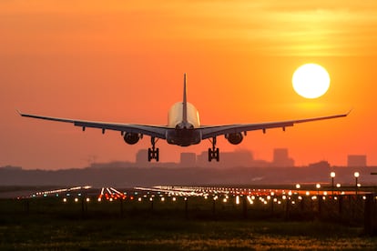 Coger aviones para constatar que los extranjeros son como nosotros puede sonar idiota, pero a mí me alivia comprobar que los nacionalistas no tienen razón.