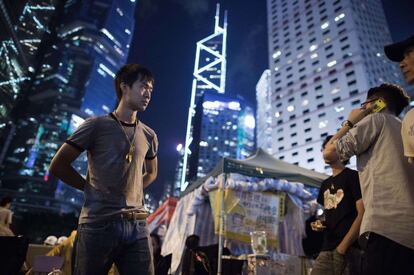 Manifestantes prodemocracia concentrados en una calle de Hong Kong.