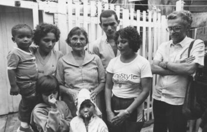 Eduardo Coutinho, à direita, durante a filmagem de 'Cabra marcado para morrer' (1962-1984).