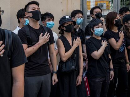 Sentada en Hong Kong por el manifestante herido de bala