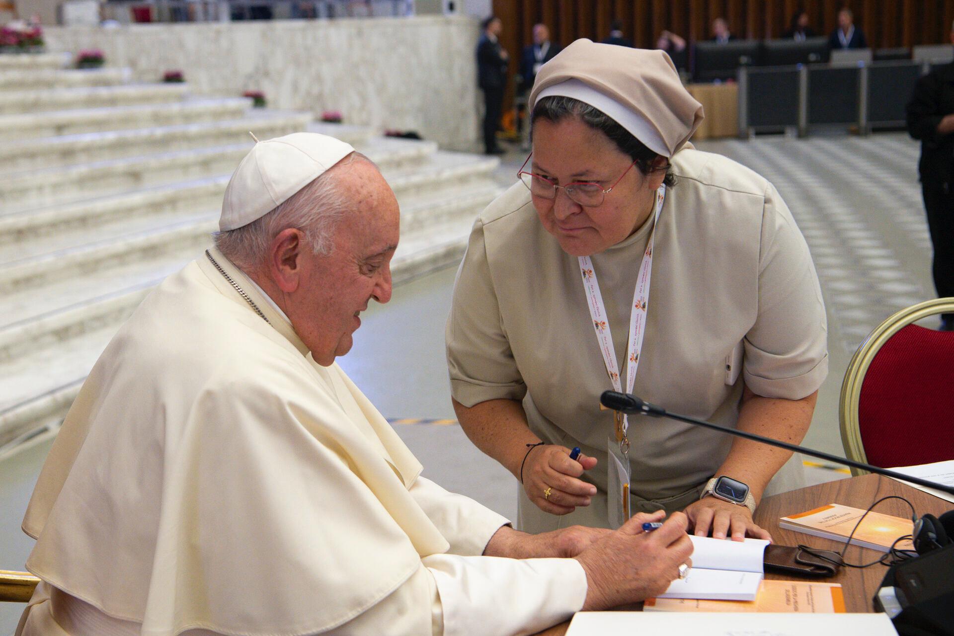 Francisco rompió esquemas para que las mujeres de la Iglesia contáramos