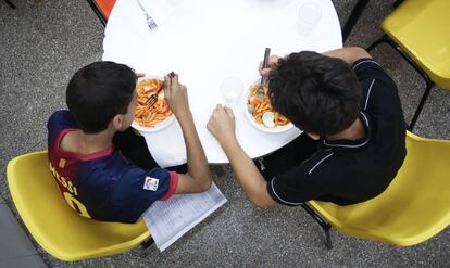 Niños en un comedor social en Madrid.