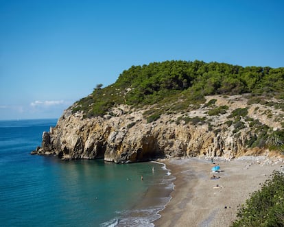 En Sitges tres playas de ámbito LGBTIQ+: la muy popular Balmins, la Bassa Rodona y la playa de l’Home Mort (en la imagen).
