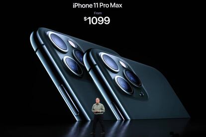 El vicepresidente de marketing de Apple, Phil Schiller, habla sobre el iPhone 11 Pro el 10 de septiembre de 2019 en Cupertino, Califormia.