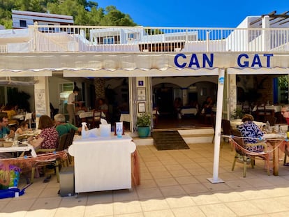 Restaurante Can Gat, en la cala de Sant Vicent. J.C. CAPEL