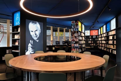 La sala de la Biblioteca Nacional Morava, en Brno, dedicada al archivo donado de Milan Kundera.