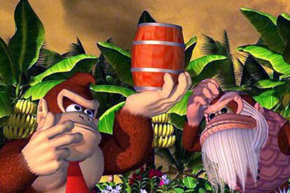 <i>Donkey Konga</i>, en el que el mando son un par de pequeños bongós, vendió 200.000 copias en su primer mes a la venta en Japón.