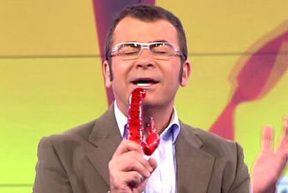 TV show host Jorge Javier Vázquez plays with a sex toy on <i>Sálvame</i>.