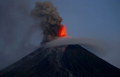 Su erupción más destructiva fue en 1841, cuando la lava sepultó una localidad y mató a 1.200 personas.