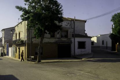 Ambiente tranquilo, de mañana, en Pozo de Almoguera (Guadalajara).