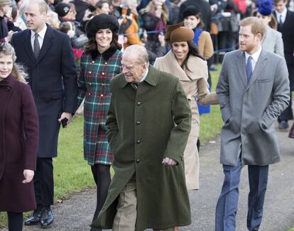 El duque de Edimburgo, con sus nietos el día 25 de diciembre.