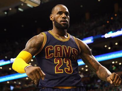 LeBron James celebra en las finales de conferencia ante los Celtics.