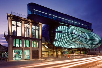 Kunsthaus Graz, el museo austriaco obra de Spacelab (Peter Cook y Colin Fournier).