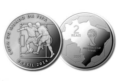 Fotografía cedida por el Banco Central de Brasil, que muestra una moneda que hace parte de la serie de monedas conmemorativas que el banco presentó, con motivo del Mundial de fútbol de 2014.