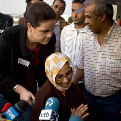 Aminetu Haidar, en el aeropuerto de Lanzarote.