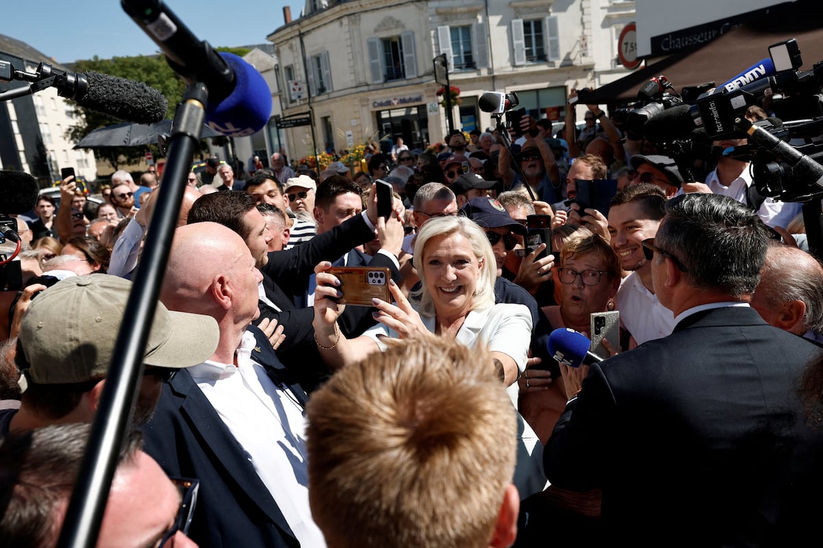 La candidatura de Marine Le Pen a las elecciones presidenciales monopoliza el espacio de la ultraderecha