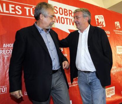 Ángel Pérez y Gregorio Gordo, en la noche electoral.