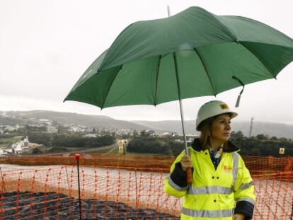 La ministra de Fomento, Ana Pastor, visita las obras de la l&iacute;nea de alta velocidad Madrid-Galicia.