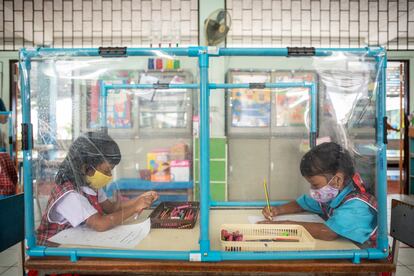 Una clase de primaria en el colegio Wat Khlong Toei de Bangkok, el pasado 7 de agosto.