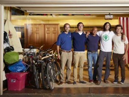 Los cinco emprendedores espa&ntilde;oles, en su villa de San Francisco.