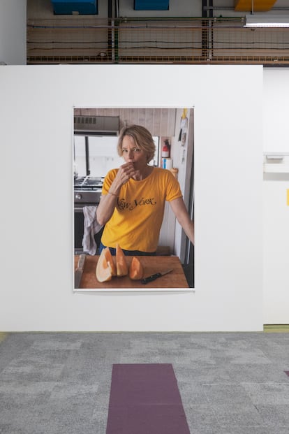Retrato de la actriz Jodie Foster (2023), por Wolfgang Tillmans, en la biblioteca del Centro Pompidou.