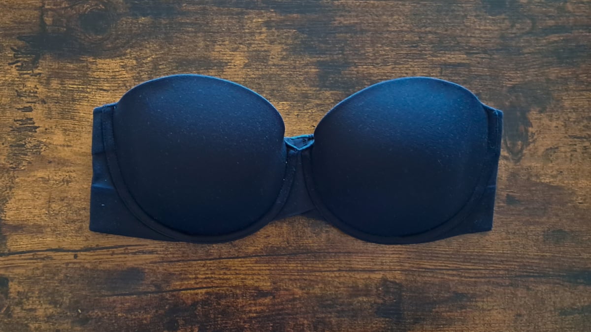 Sujetador sin tirantes Calvin Klein Perfectly Fit.
