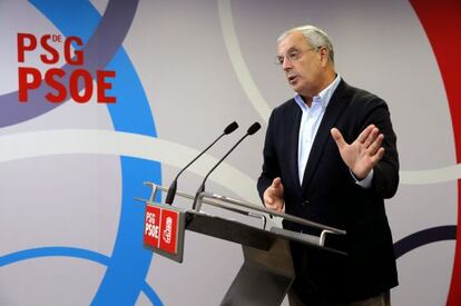 El líder de los socialistas durante la rueda de prensa