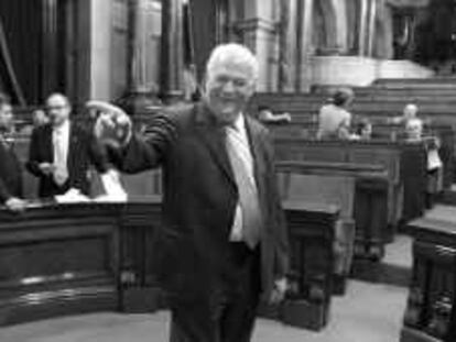 S/N IMAGEN DIGITAL. 27/7/00 El conseller Antoni Subira, en el pleno sobre la ley del comercio. Foto: Carles Ribas