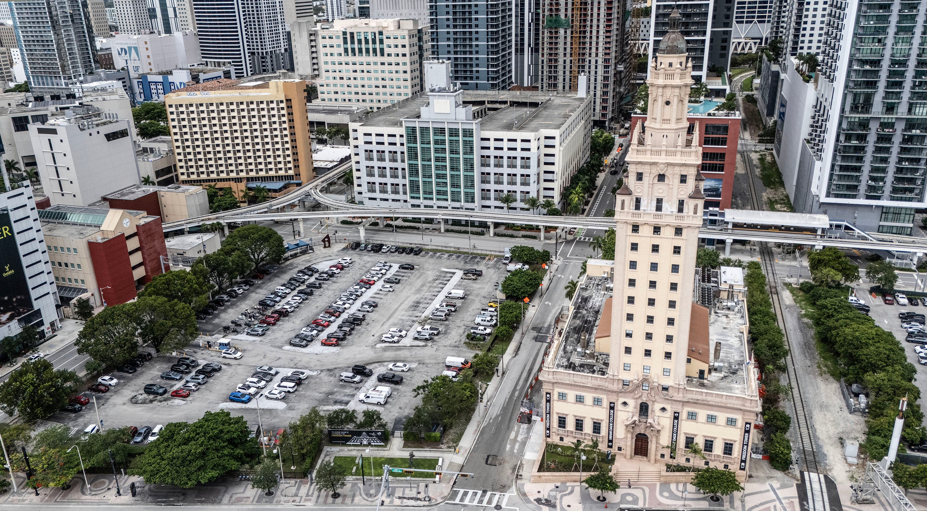 Una jueza frena el traspaso del terreno del Miami Dade College para la biblioteca presidencial de Trump
