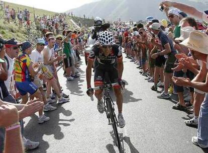 Carlos Sastre, en la subida de Monte Petrano.