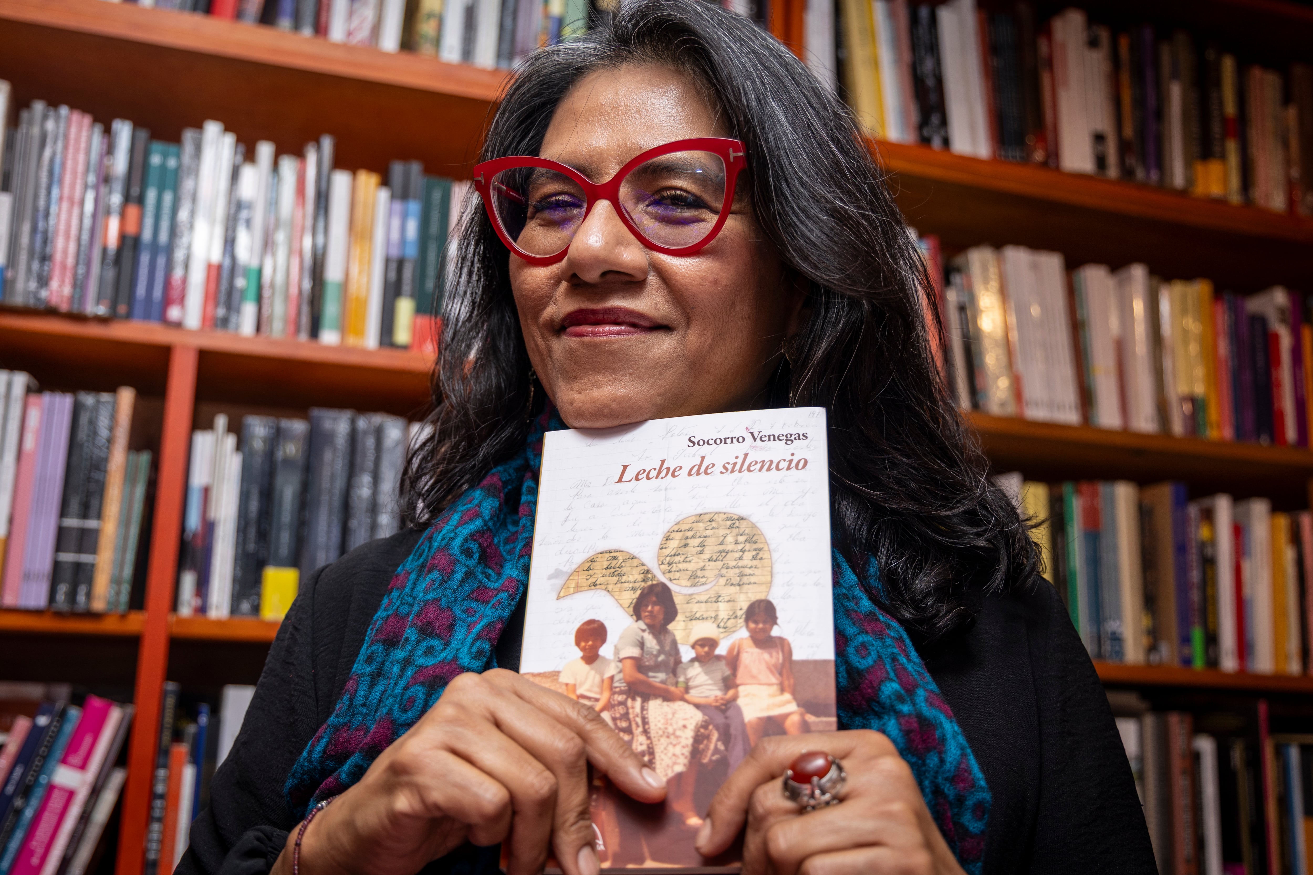 Socorro Venegas en la presentación de su libro 'Leche de silencio'.