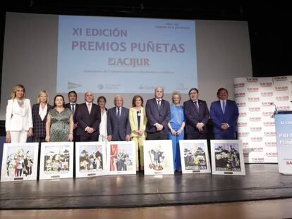 Foto de familia de la XI Edición de los Premios Puñetas otorgados por Acijur.
