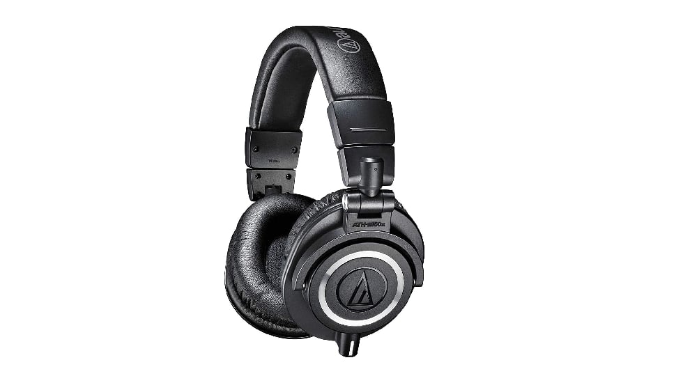 Unos auriculares 'gaming' plegables para poder transportarlos fácilmente. AUDIO-TECHNICA.