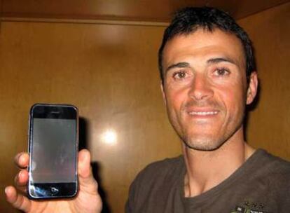 Autorretrato de Luis Enrique con su iPhone.