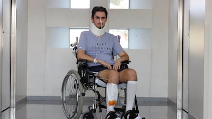 Miquel Sampol, en el Institut Guttmann de Badalona, donde se recupera de una lesión medular tras zambullirse en una piscina.