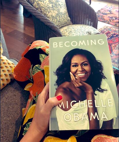 Admiradora de Michelle Obama.

Symonds publicó en su Twitter que las memorias de Michelle Obama le habían impresionado. "Esto realmente merece petarlo. Me ha encantado", escribió sobre el libro.