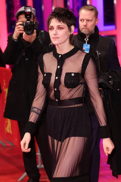 Kristen Stewart, con un Chanel primavera-verano 2023.
