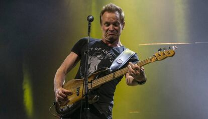 Sting, durante el concierto de anoche en el Sant Jordi Club de Montju&iuml;c (Barcelona).