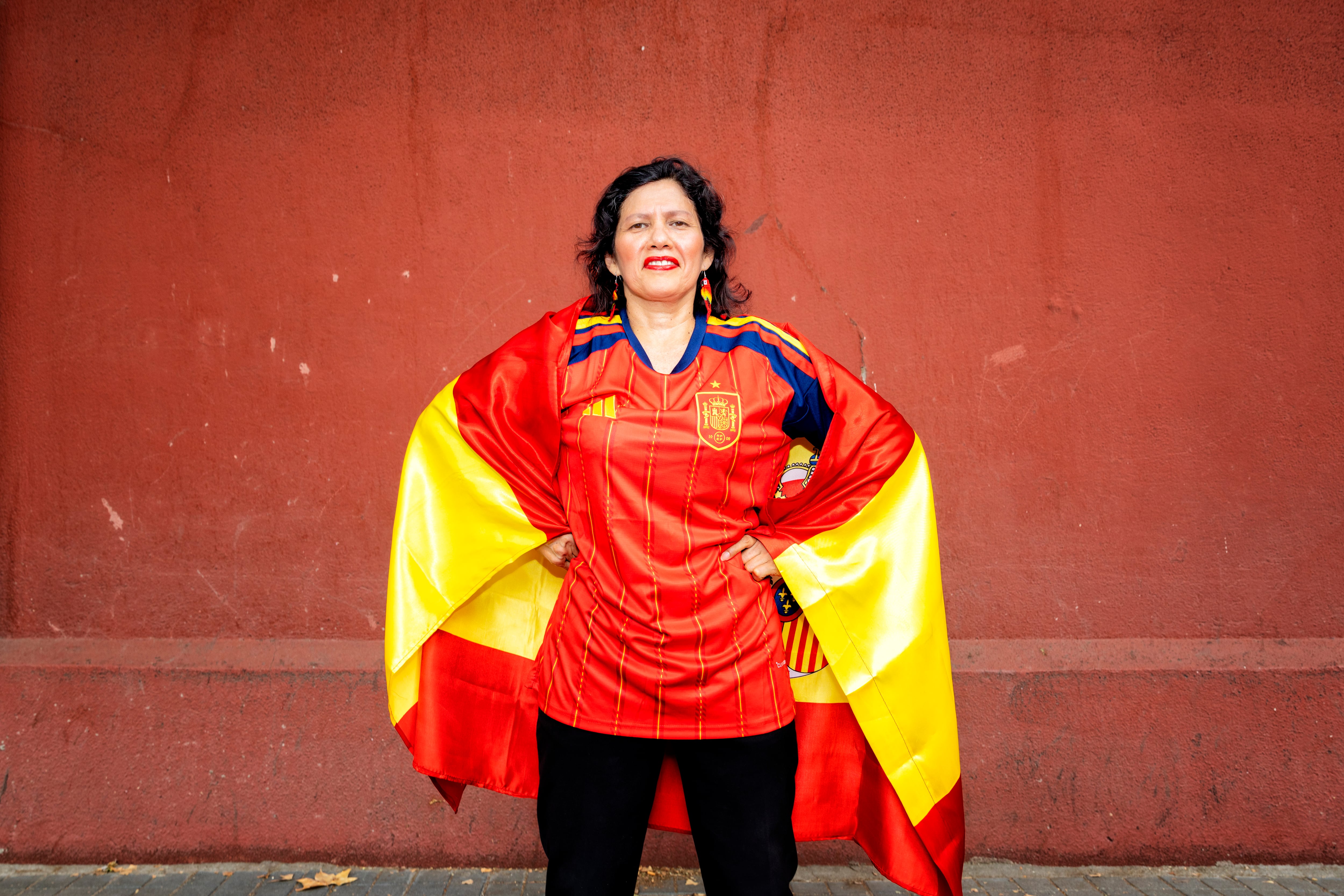 Siete inmigrantes explican su amor por La Roja: “Me siento súper español y súper colombiano”