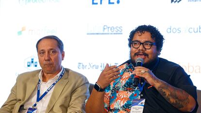 El periodista Néstor Arce, del medio nicaragüense 'Divergentes', durante su intervención este viernes en la 78 Asamblea Internacional de la Sociedad Interamericana de Prensa.