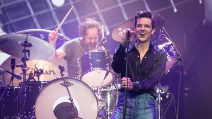 Brandon Flowers, cantante de The Killers, durante la actuación del grupo en el Festival de Glastonbury, el 29 de junio de 2019.